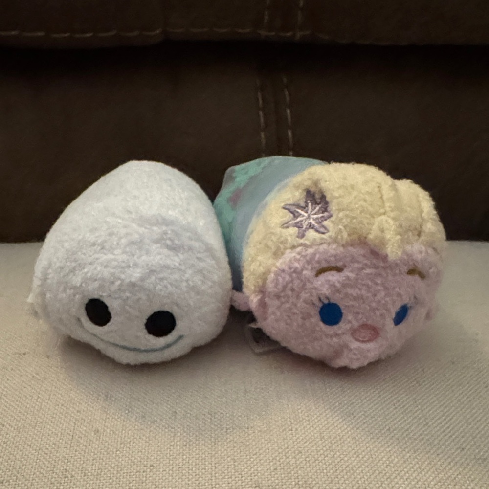 Disney Frozen Tsum Tsum Plush Pair - White and Cream